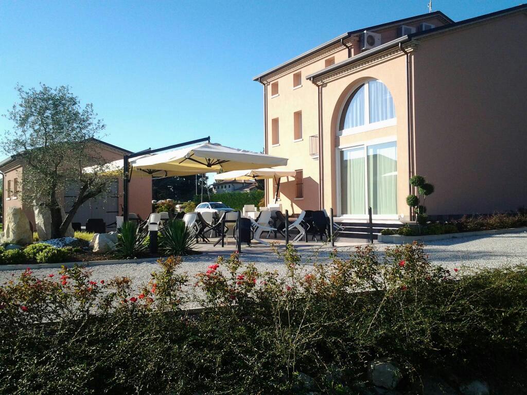 Agrialloggi La Palazzina Curtarolo Екстериор снимка